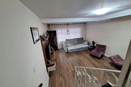 Casa à venda com 3 quartos, sendo 1 suíte, em Vila Gomes, São Paulo, SP