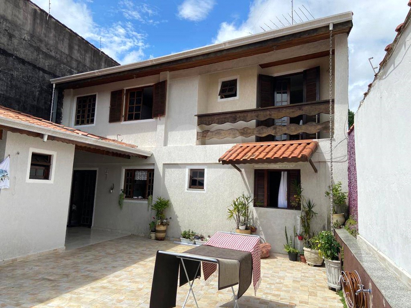 Casa à venda com 3 quartos, sendo 1 suíte, em Vila Acoreana, Poá, SP