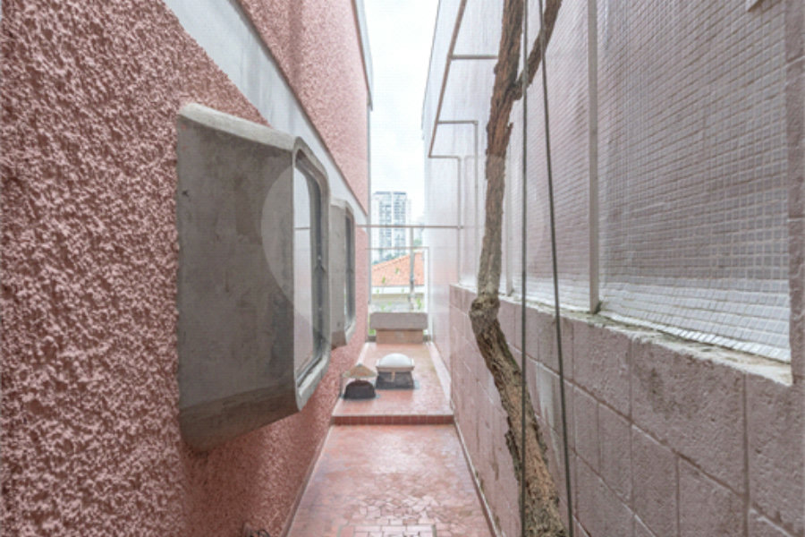 Casa Térrea à venda com 7 quartos, sendo 1 suíte, em Santana, São Paulo, SP