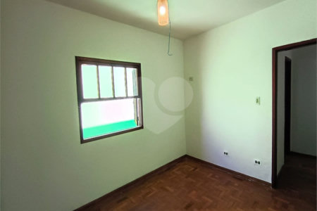 Sobrado à venda com 3 quartos em Chora Menino, São Paulo, SP