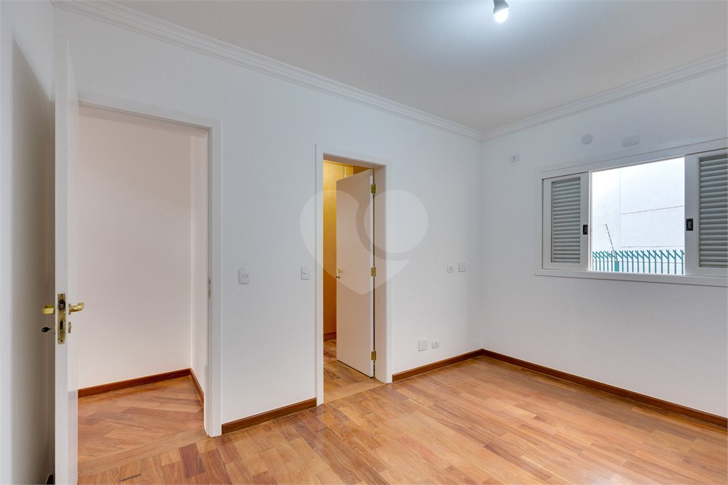Casa para alugar com 4 quartos, sendo 2 suítes, no condomínio Cassiano Ricardo, São Paulo - SP