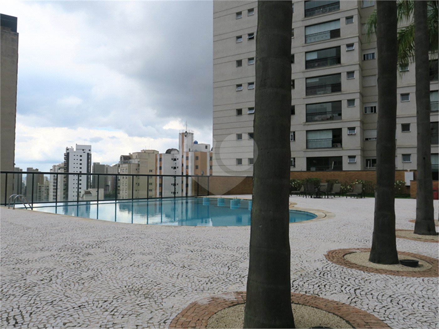 Apartamento à venda com 3 suítes em Vila Suzana, São Paulo, SP