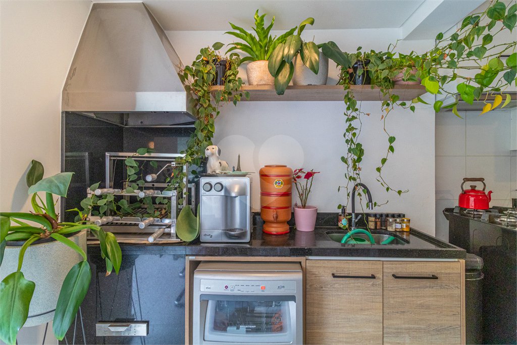 Apartamento à venda com 3 quartos, sendo 1 suíte,  em Morumbi, São Paulo, SP
