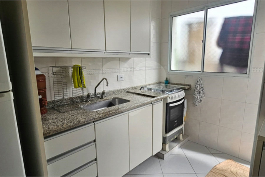 Casa à venda com 3 quartos, sendo 1 suíte, no condomínio Res Santa Inês, São Paulo - SP