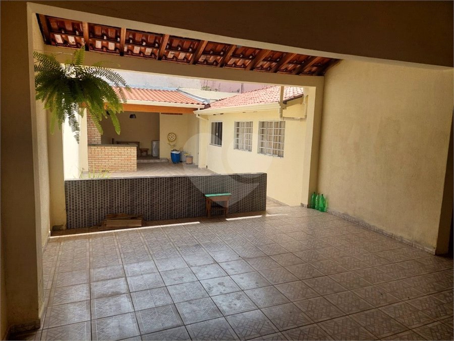 Casa de Vila à venda com 3 quartos em Jardim Santa Cruz, Salto, SP