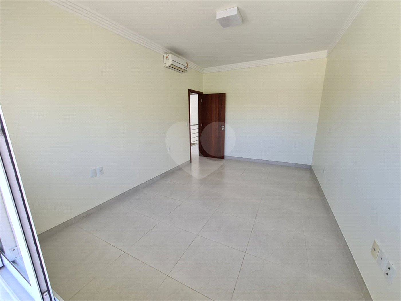 Casa à venda com 3 quartos, sendo 1 suíte, em Outerio da Glória, Porto Seguro, BA