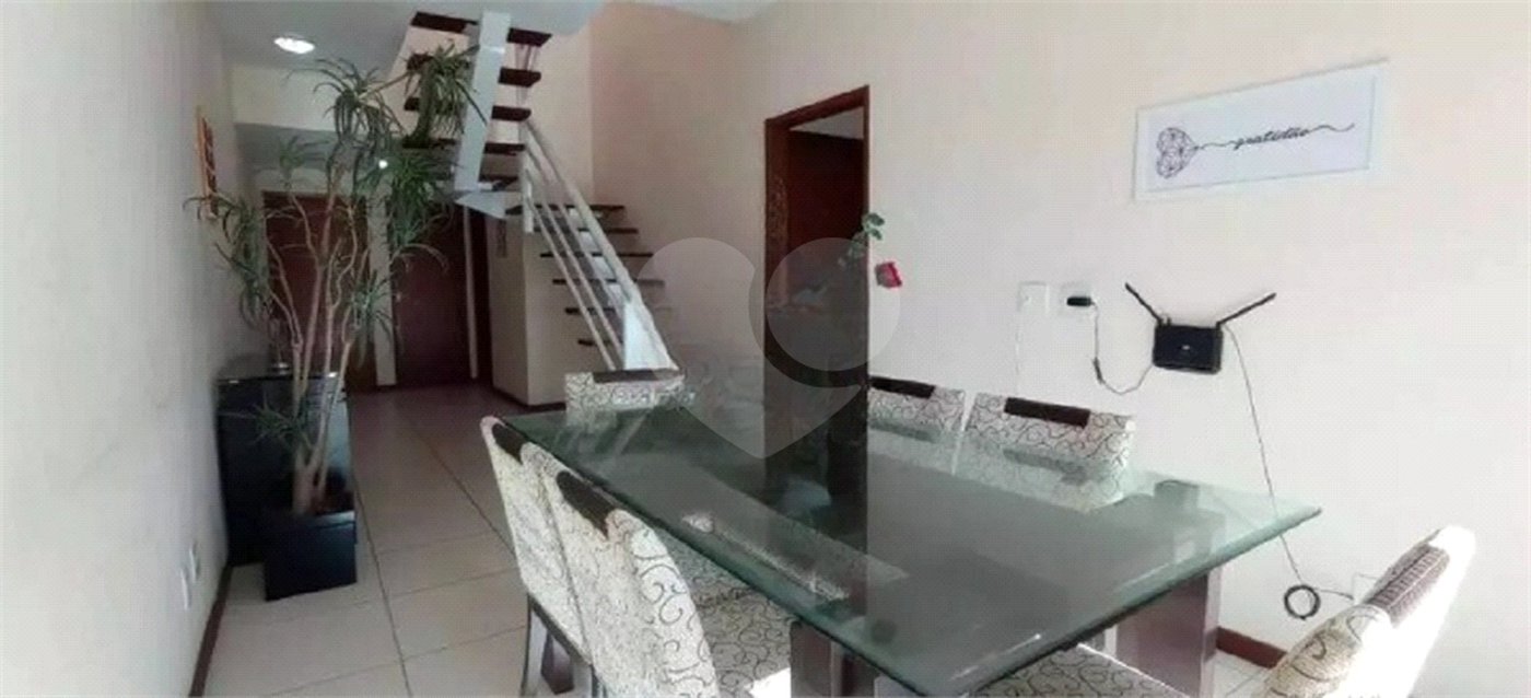 Cobertura à venda com 4 quartos, sendo 2 suítes,  em Algodoal, Cabo Frio, RJ