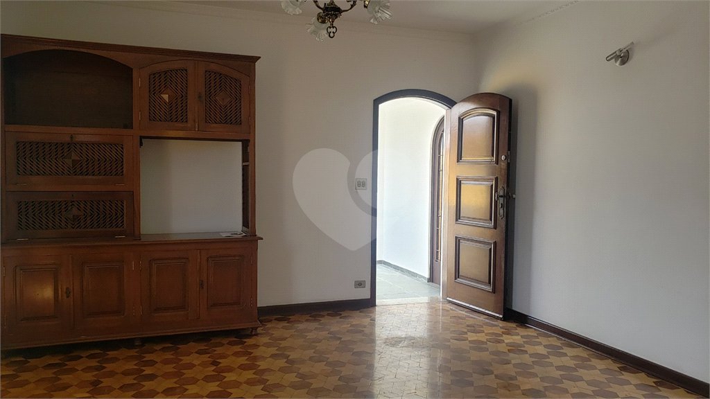 Casa Térrea à venda com 3 quartos, sendo 1 suíte,  em Campo Grande, São Paulo, SP