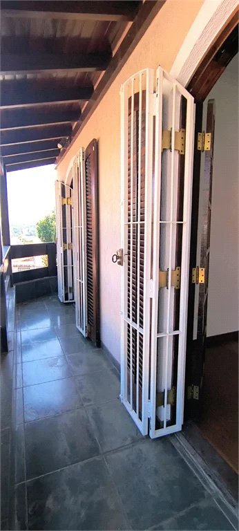 Casa à venda com 187m², 3 quartos, 2 suítes e 2 vagas de garagem próximo à USP