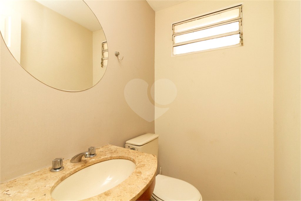 Sobrado à venda com 3 quartos, sendo 1 suíte, em Vila Olímpia, São Paulo, SP
