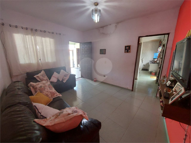 Sobrado à venda com 4 quartos em Vila Clarice, São Paulo, SP