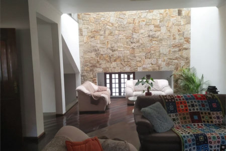 Casa à venda com 4 quartos, sendo 2 suítes, em Parque dos Príncipes, São Paulo, SP