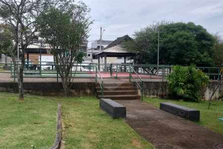 CONDOMÍNIO VALE DAS PALMEIRAS - CASA 3 QTOS + SUITE + PISCINA + GARAGEM 4 CARROS + ENERGIA SOLAR