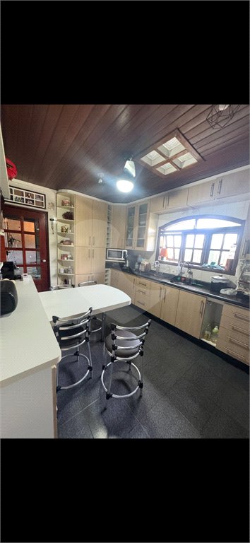 Casa à venda ou para alugar com 3 suítes em Jardim Lago Azul, Louveira, SP