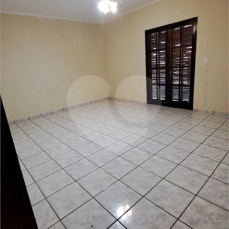 Sobrado à venda com 3 quartos, sendo 2 suítes, em Jardim Adriana, Indaiatuba, SP