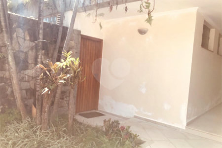 Casa à venda com 4 quartos, sendo 2 suítes, em Jardim das Vertentes, São Paulo, SP