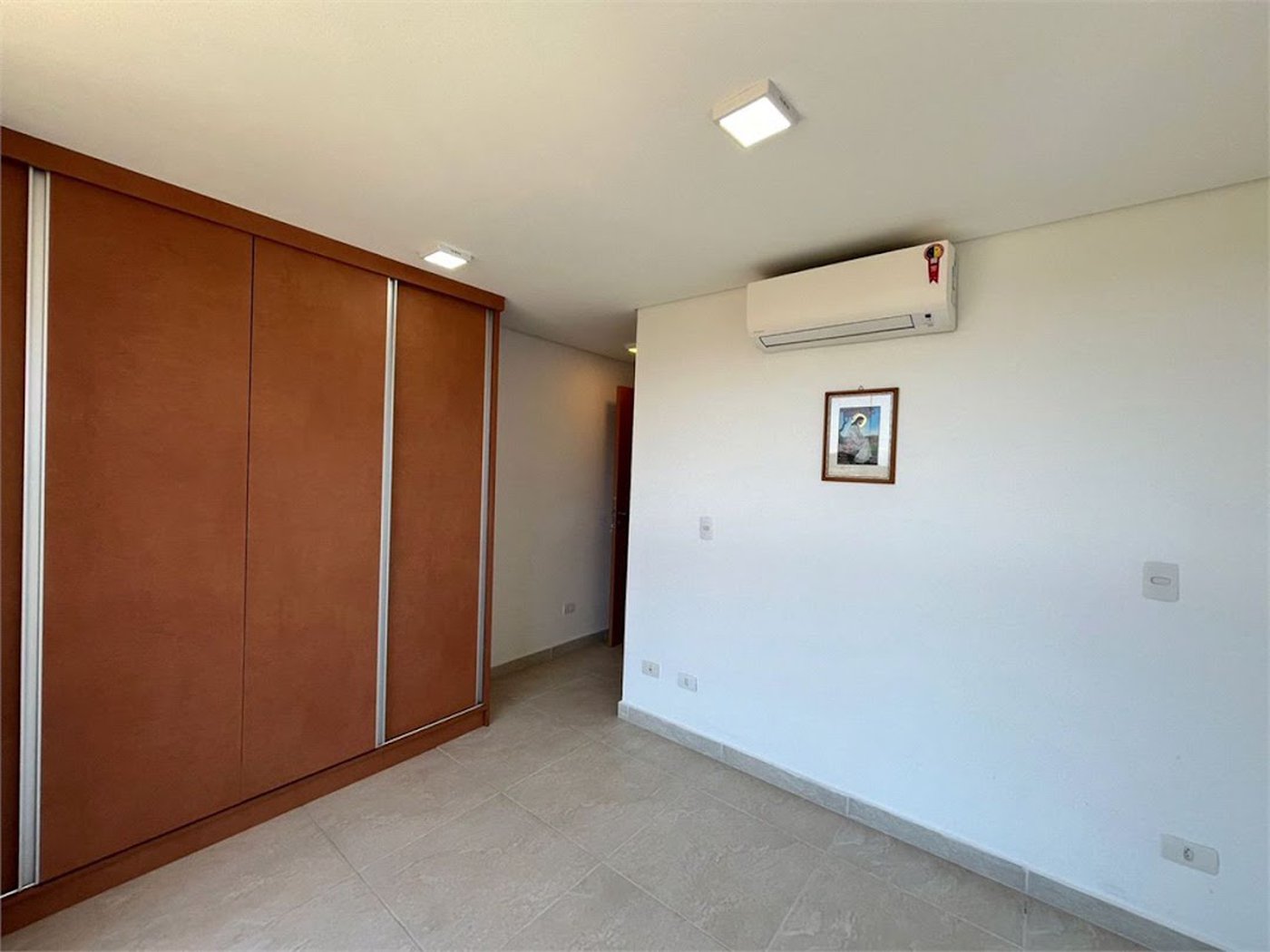 Apartamento com 2 dormitórios à venda, 69 m² por R$ 670.000,00 - Jardim Virgínia - Guarujá/SP