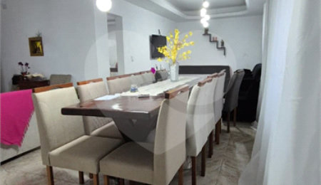 Casa à venda com 3 quartos em Vila Oliveira, Mogi das Cruzes, SP