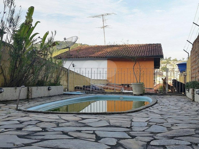 Sobrado à venda com 3 quartos, sendo 1 suíte,  em Tremembé, São Paulo, SP