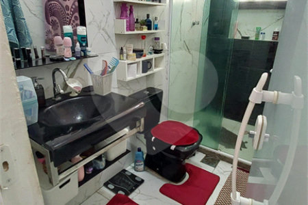 Casa à venda com 4 quartos, sendo 2 suítes, no condomínio Vivendas do Mendanha, Rio de Janeiro - RJ
