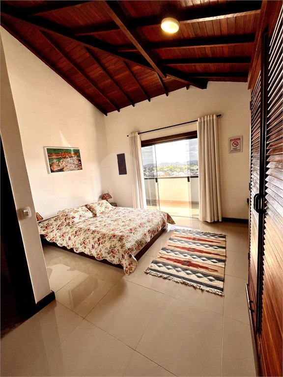 Casa à venda com 6 quartos, sendo 5 suítes,  em Alto de Búzios, Armação dos Búzios, RJ