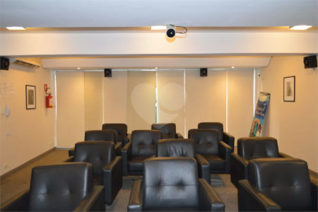 Apartamento à venda com 3 quartos, sendo 1 suíte,  em Vila Mariana, São Paulo, SP