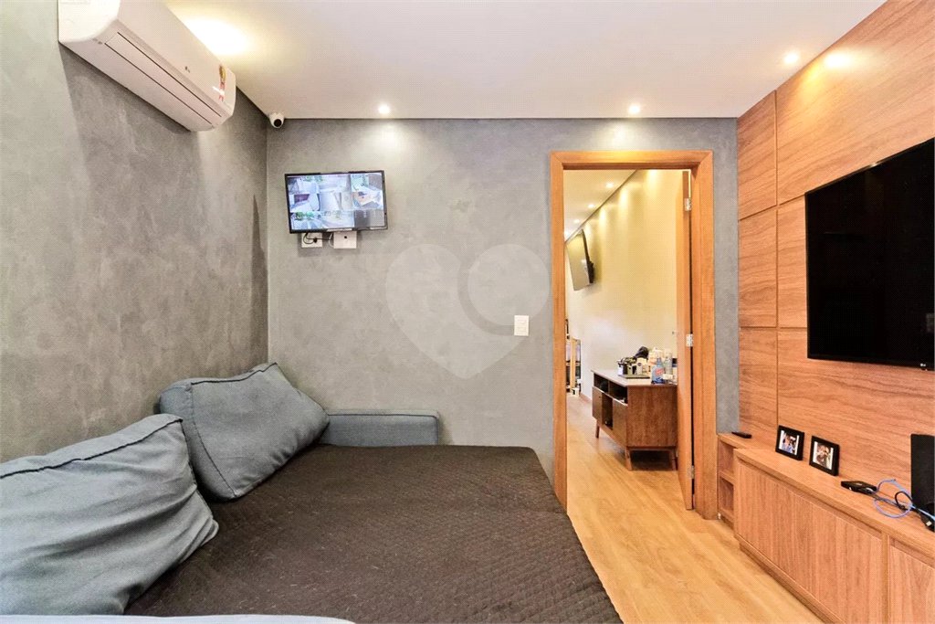 Sobrado à venda com 2 quartos, sendo 1 suíte, em Vila dos Remédios, São Paulo, SP