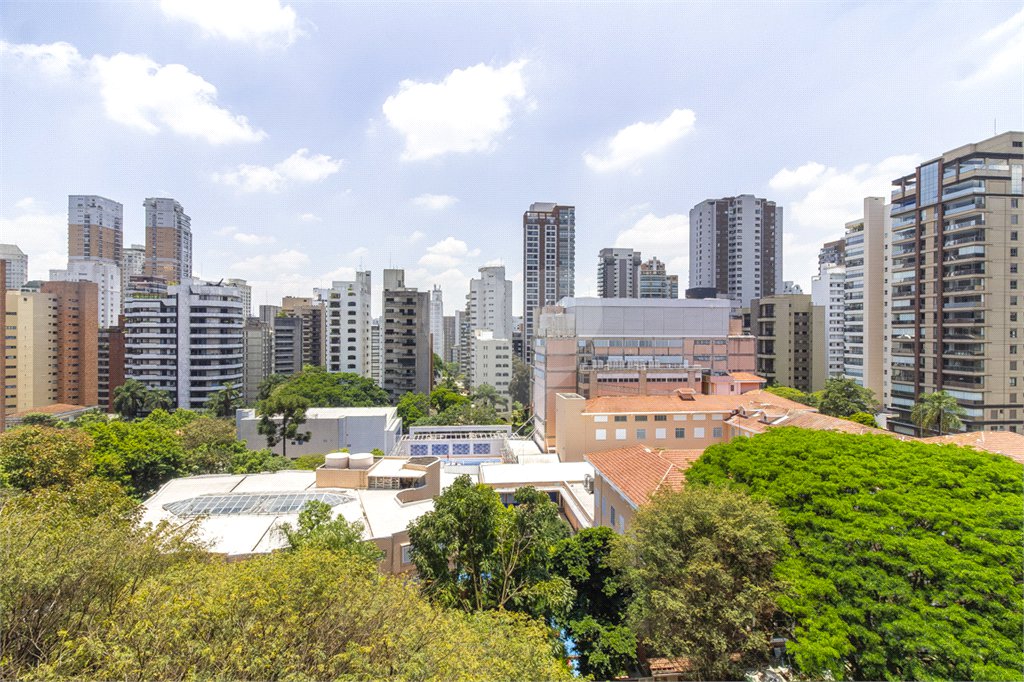 Apartamento à venda com 4 quartos, sendo 2 suítes, em Indianópolis, São Paulo, SP