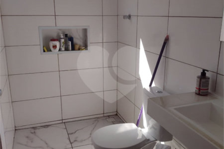 Sobrado à venda com 2 quartos, sendo 1 suíte,  no Centro, Bom Jesus dos Perdões, SP