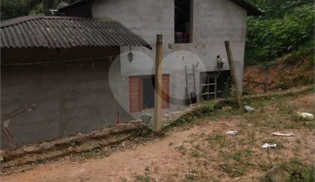 Casa à venda com 3 quartos, sendo 1 suíte,  em Serra da Cantareira, Mairiporã, SP