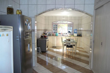 Sobrado à venda com 3 quartos, sendo 2 suítes, em Vila Júlia, Poá, SP