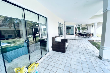 Casa à venda com 8 quartos, sendo 7 suítes, em Barra da Tijuca, Rio de Janeiro, RJ