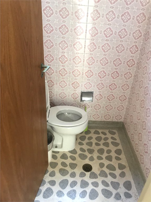 Sobrado à venda com 5 quartos, sendo 1 suíte, em Jardim São Bento, São Paulo, SP