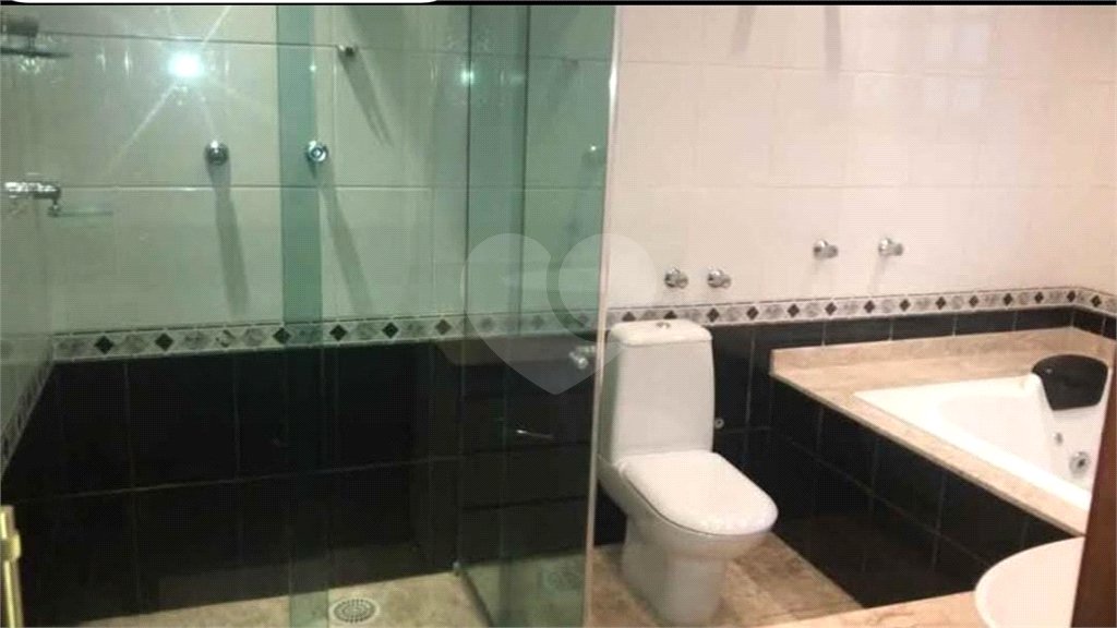 Casa à venda com 4 quartos, sendo 3 suítes,  em Cerâmica, São Caetano do Sul, SP