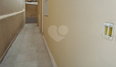 Casa à venda com 2 quartos em Vila Nivi, São Paulo, SP