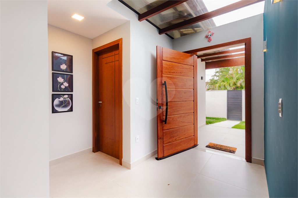 Casa à venda com 3 quartos, sendo 2 suítes, em Caravelas, Armação dos Búzios, RJ