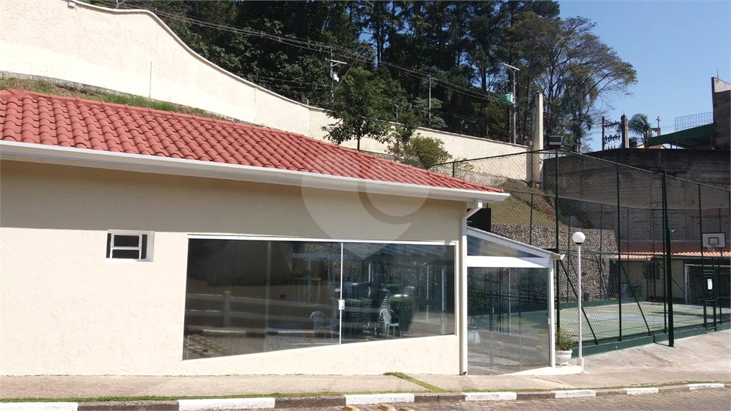 Casa à venda com 2 quartos, sendo 1 suíte, no condomínio Residencial Villa Nostra, Cotia - SP