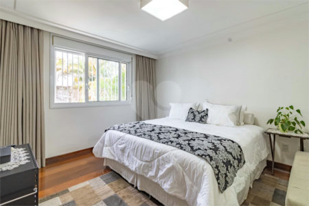Casa à venda com 5 quartos, sendo 4 suítes, em Alto da Lapa, São Paulo, SP