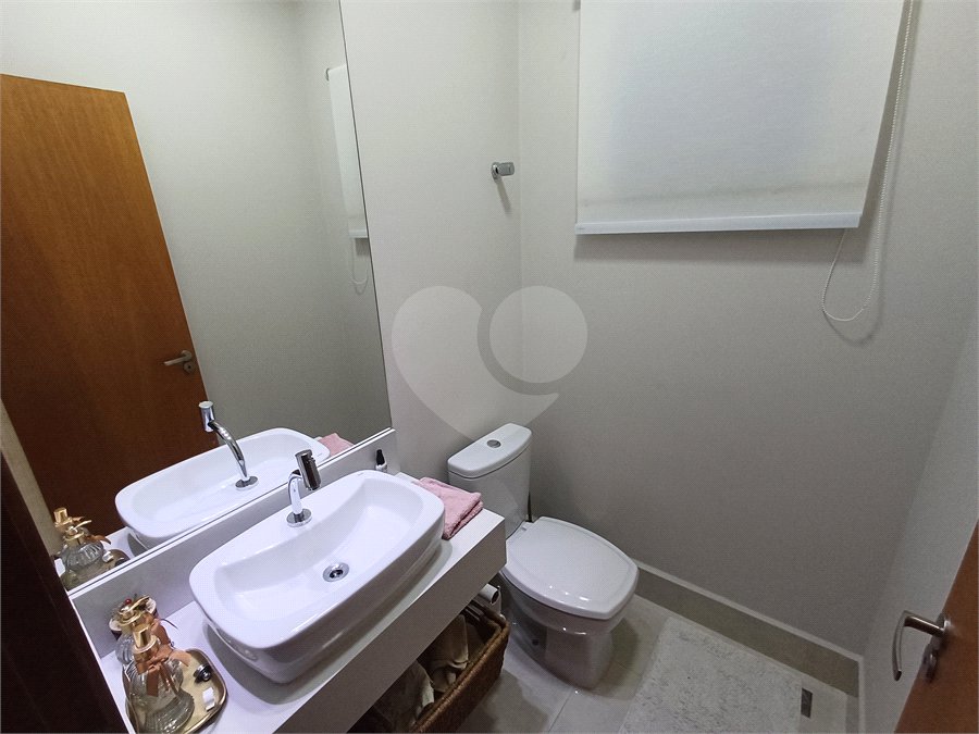 Casa à venda com 3 quartos, sendo 1 suíte, no condomínio Mantova, Indaiatuba - SP