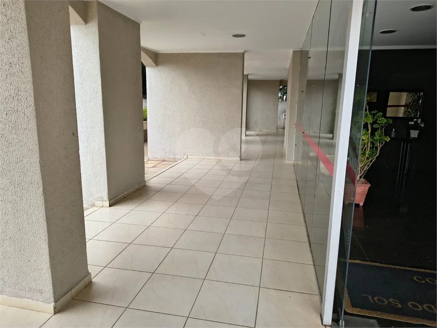 Apartamento com 2 Dormitórios , amplo com 77 metros e com vaga de garagem fixa