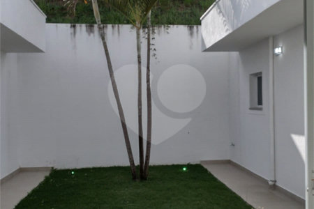 Casa à venda com 4 suítes no condomínio Estância Marambaia, Vinhedo - SP
