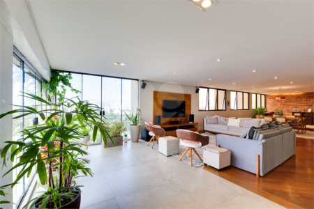 Apartamento à venda com 3 quartos, sendo 2 suítes,  em Alto da Boa Vista, São Paulo, SP
