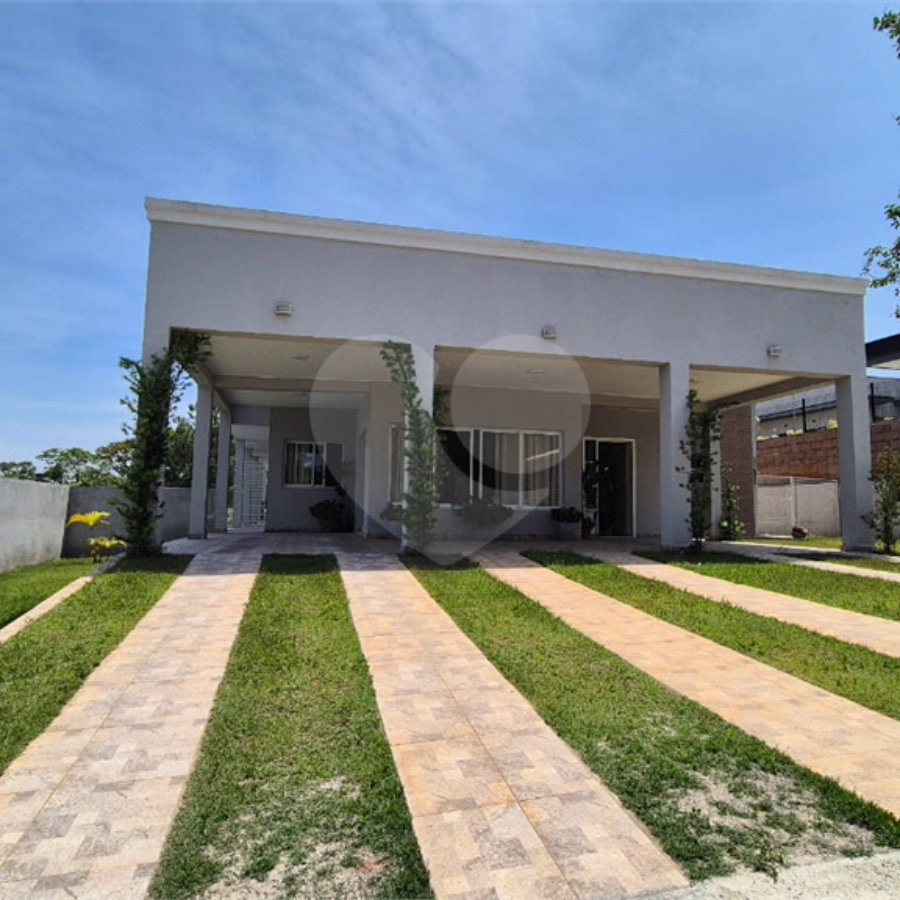 Casa à venda com 5 quartos, sendo 4 suítes, no condomínio Terras de Lucas, Sorocaba - SP