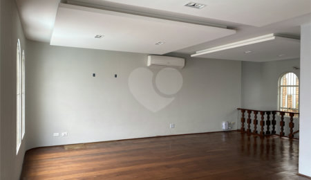 Casa à venda com 3 suítes em Jardim Leonor, São Paulo, SP