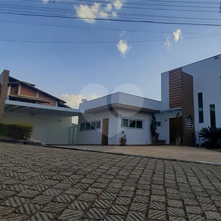 Casa em condomínio à venda ou para alugar com 5 quartos, sendo 3 suítes,  no Centro, Bom Jesus dos Perdões, SP