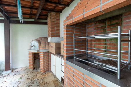 Casa à venda com 4 quartos, sendo 2 suítes, no condomínio Vila das Flores, São Paulo - SP