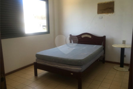 Apartamento à venda com 3 quartos, sendo 1 suíte, em Parque Enseada, Guarujá, SP