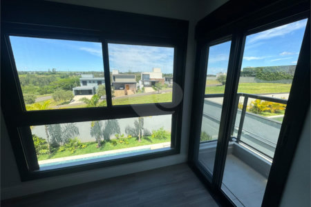 Casa à venda com 4 suítes no condomínio Villas do Golf, Itu - SP