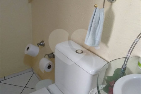 Sobrado à venda com 4 quartos, sendo 3 suítes,  em Vila Monumento, São Paulo, SP