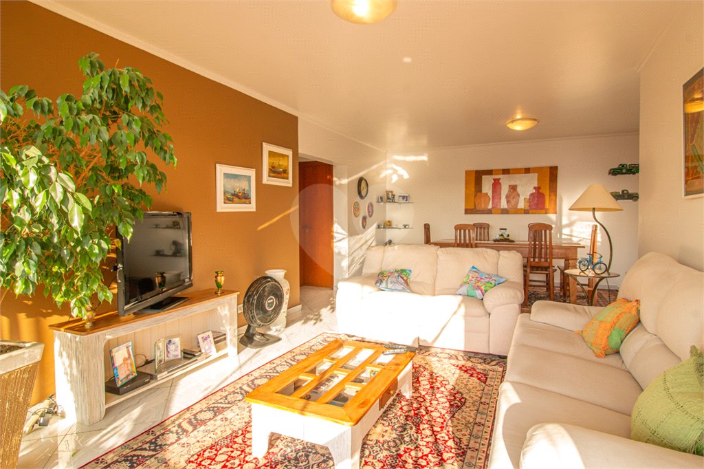 Apartamento à venda com 3 quartos, sendo 1 suíte, em Alto da Boa Vista, São Paulo, SP